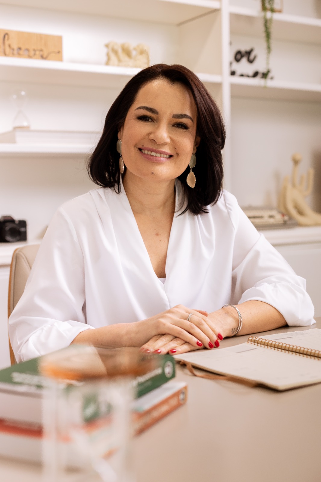 Kelly Bernardo, psicóloga psicanalista – atendimento online no Brasil e exterior